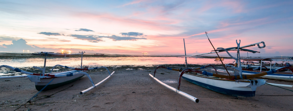 Встретить рассвет на пляже Бали в районе Беноа